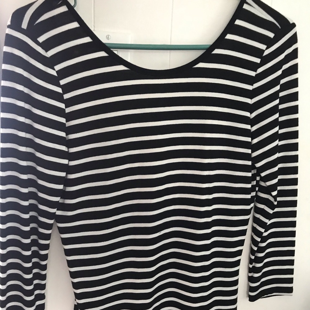 3/4 sleeves striped shirt, scoop-neck back